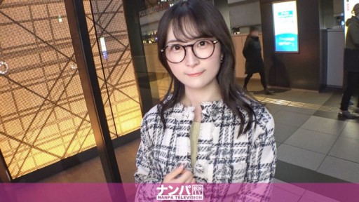 200GANA-3242 Using Strawberries As Bait, We Pick Up A Fair-skinned, Serious Amateur Who Looks Good In Glasses! Despite Her Appearance, She Has Had An Affair!